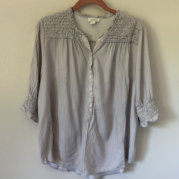 Sundance Marianna Stripe Top Large Gray White Henley Smocked Ruffle Button Up - Picture 2 of 11